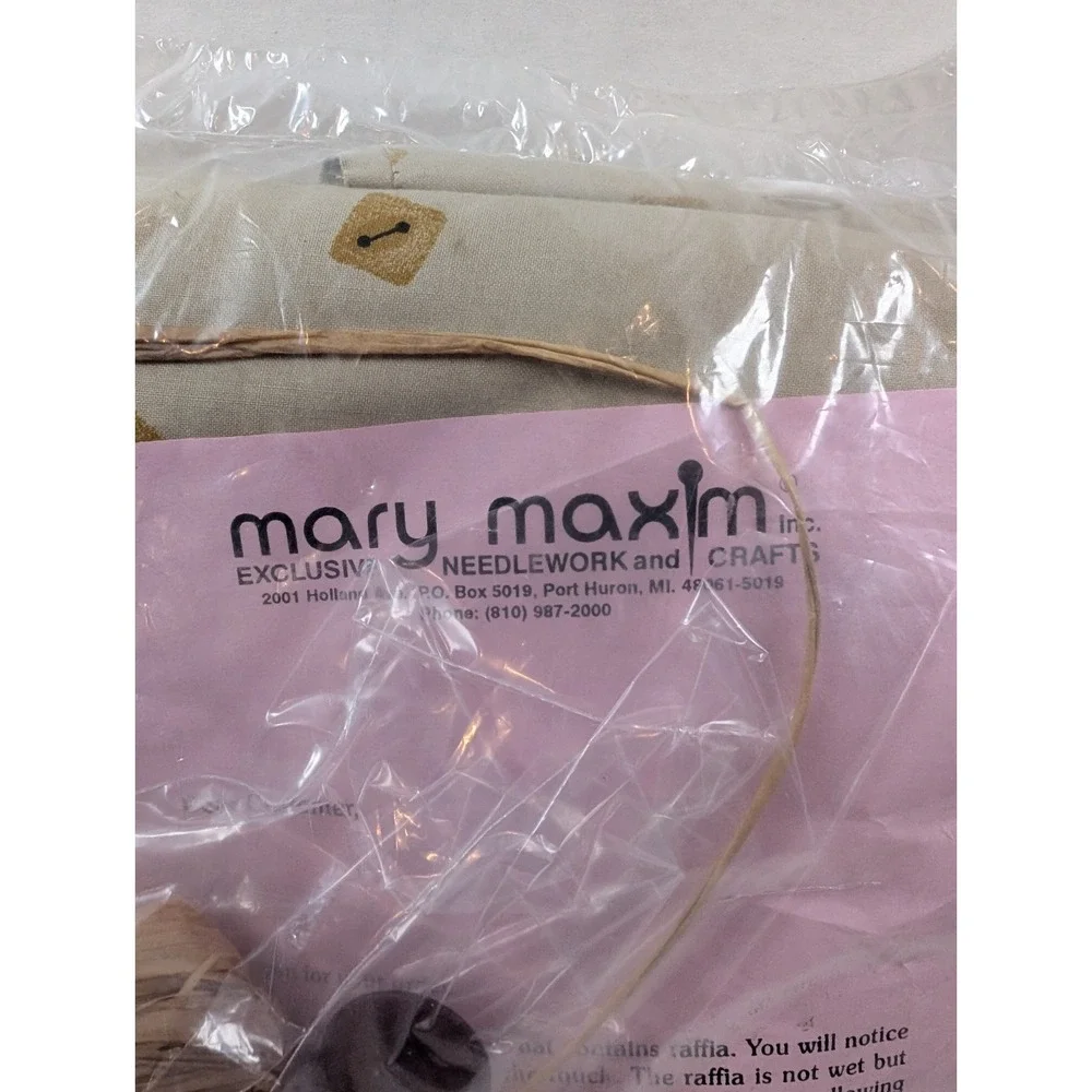 Vintage Mary Maxim Raffia Craft Kit Bear Wall Hanging Unopened NOS Needlework
